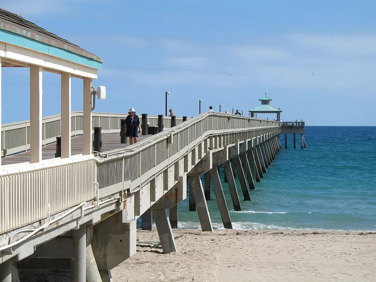 Deerfield Beach fishing pier over turquoise ocean, Deerfield Beach